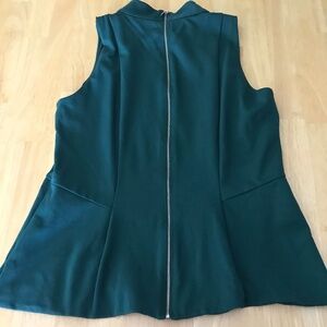 WHITE HOUSE BLACK MARKET DARK GREEN SLEEVELESS TOP